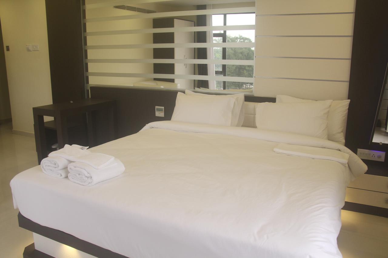 Hotel Ambalika 迪卡 外观 照片